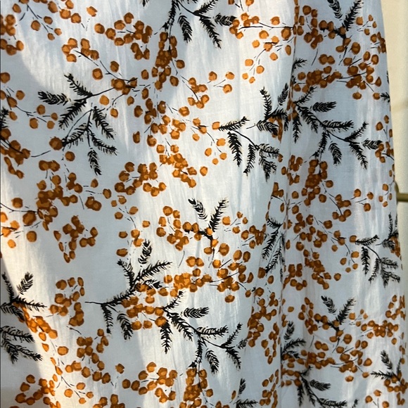 En Creme White and Orange Floral Maxi Skirt - Picture 4 of 4